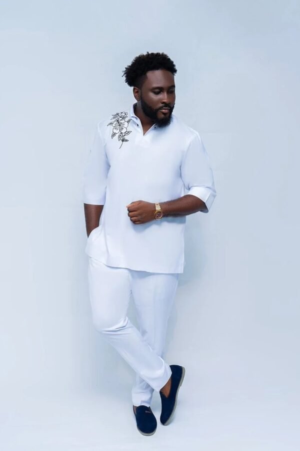 Kaftan In White With Shoulder Embroidery - Image 3